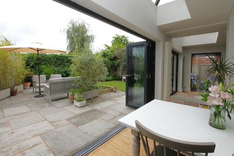 25 Farlands Road, Stourbridge, DY8 2DD
