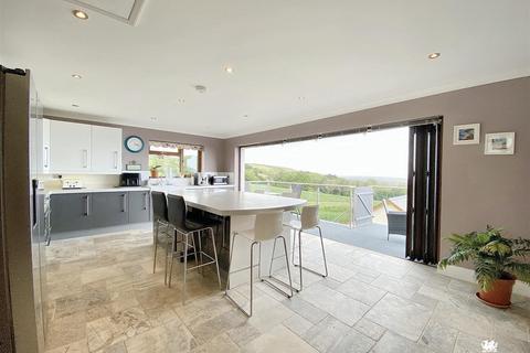 4 bedroom detached house for sale, Pendine, Carmarthen