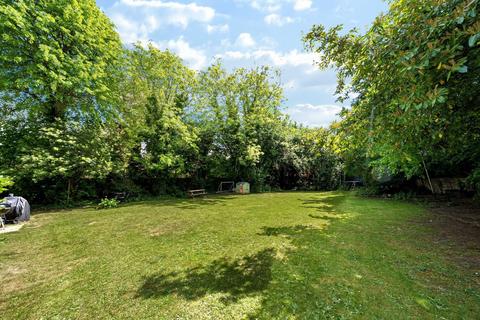 3 bedroom flat for sale, Trinity Crescent, Balham, London, SW17