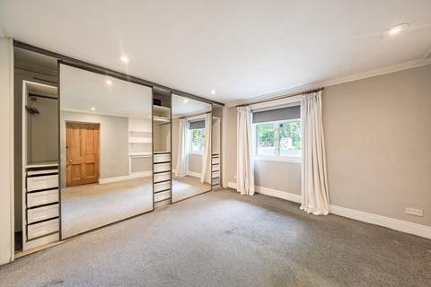 3 bedroom flat for sale, Trinity Crescent, Balham, London, SW17