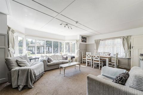 4 bedroom detached house for sale, Littlehampton Road, Worthing, West Sussex, BN13