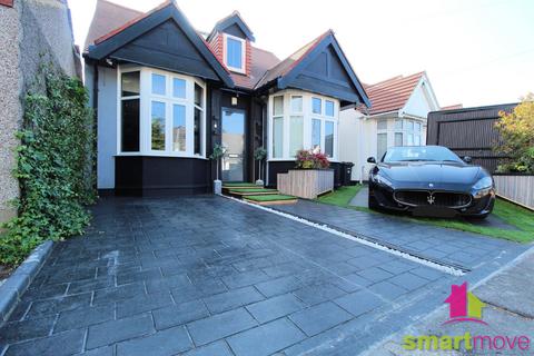4 bedroom bungalow for sale, Forterie Gardens, Seven Kings, Essex, IG3