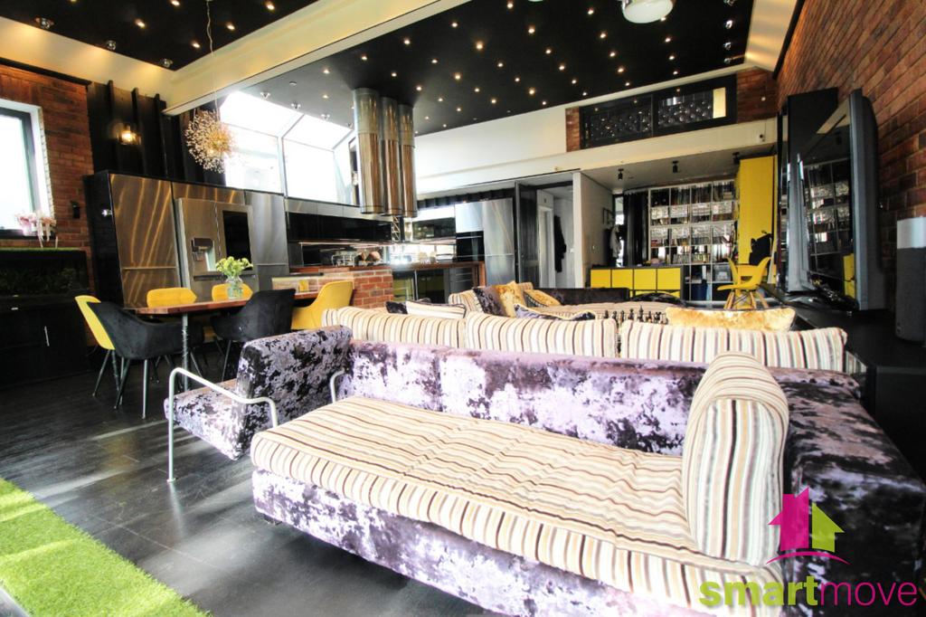 Living / Kitchen