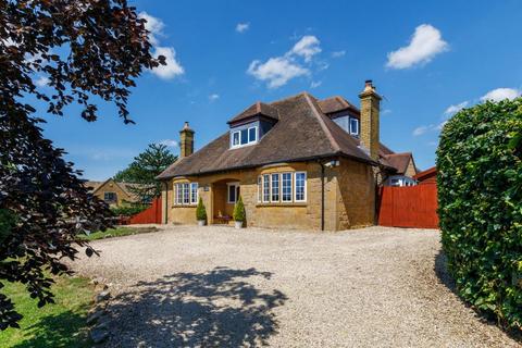 St Leonards Broadway Road, Toddington, Cheltenham, GL54 5DS