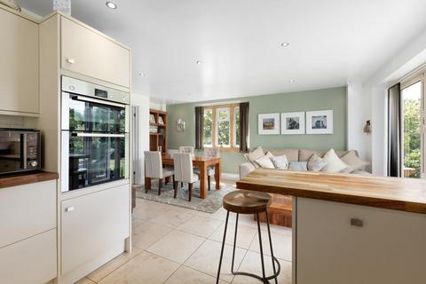 St Leonards Broadway Road, Toddington, Cheltenham, GL54 5DS