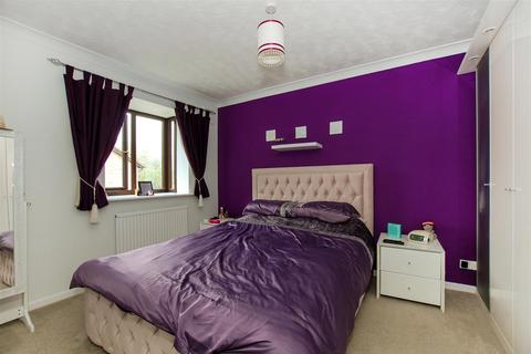3 bedroom semi-detached house for sale, Baird Close, Cippenham