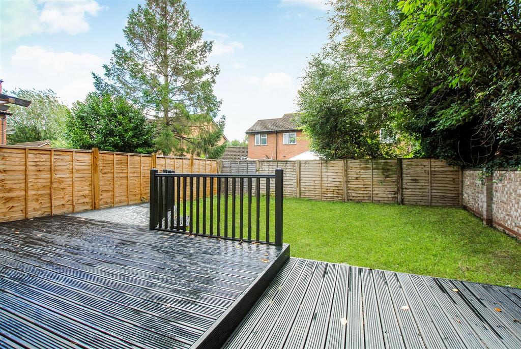 21 BAIRD CLOSE (9).jpg