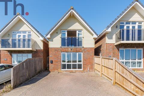 undefined, Newport PO30