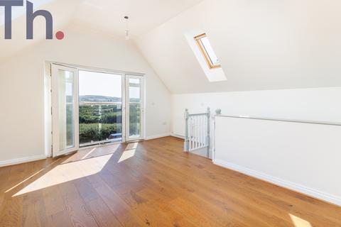 undefined, Newport PO30