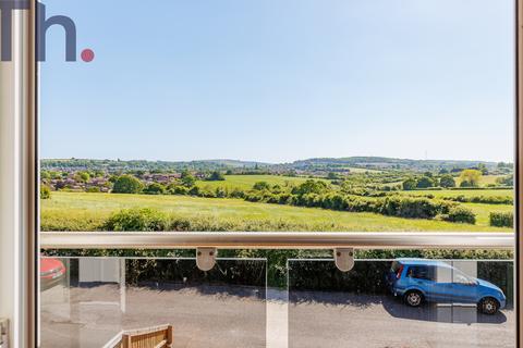 undefined, Newport PO30