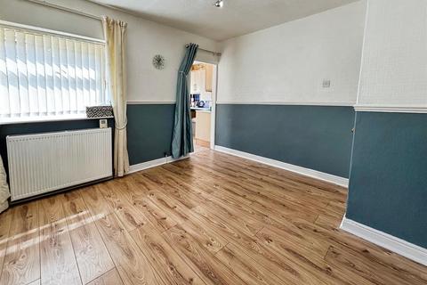 4 Gregory Crescent, Bradford, BD7 4PG