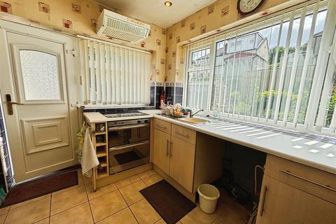 4 Gregory Crescent, Bradford, BD7 4PG