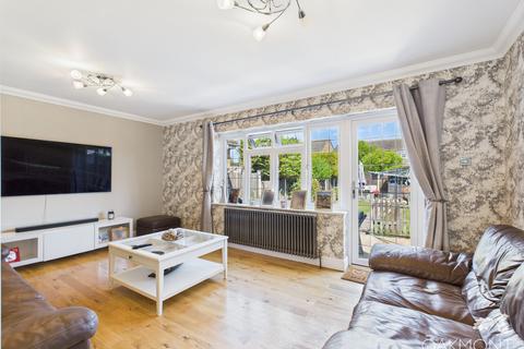 28b Cardinal Way, Rainham, RM13 9RB