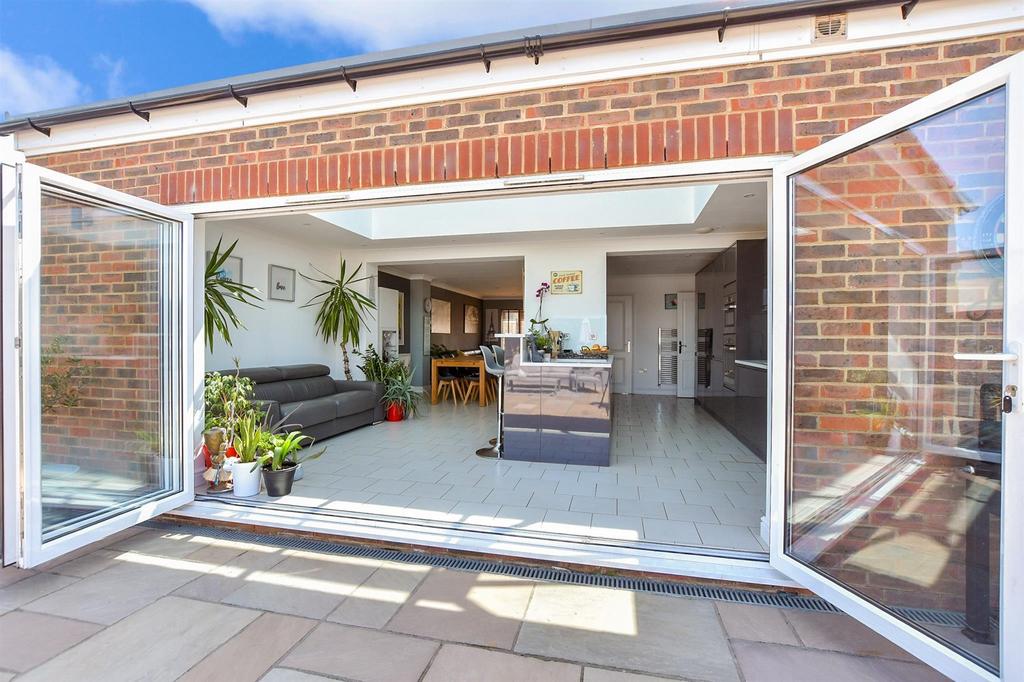 External Lifestyle Photograph