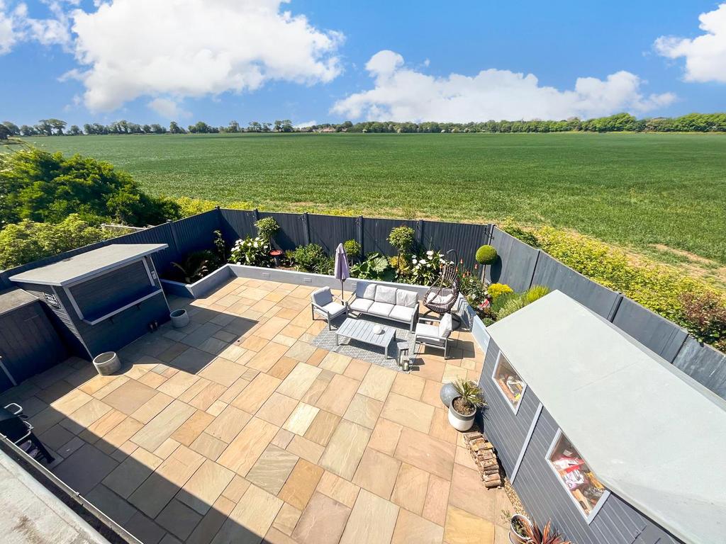 Garden/ Views