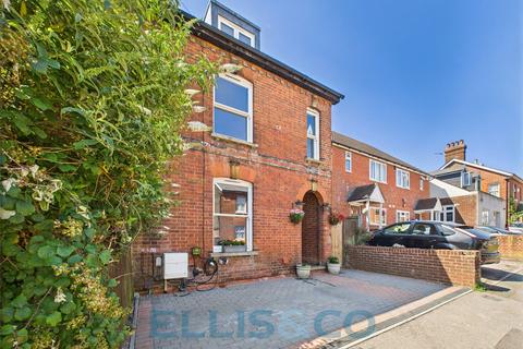 28 Albert Road, Tonbridge, TN9 2SR