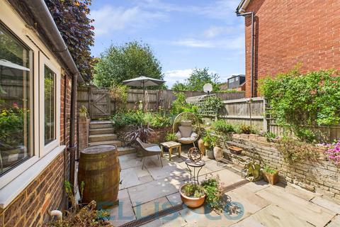 28 Albert Road, Tonbridge, TN9 2SR