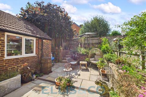 28 Albert Road, Tonbridge, TN9 2SR