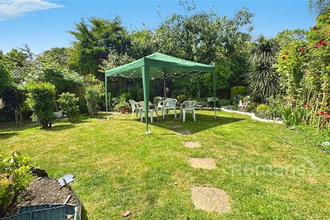 11 Brookside, Uxbridge, UB10 9NF