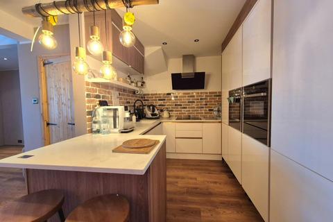7 Keats Way, Greenford, UB6 9HD