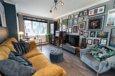 8 Shuttleworth Close, Manchester, M16 8NN