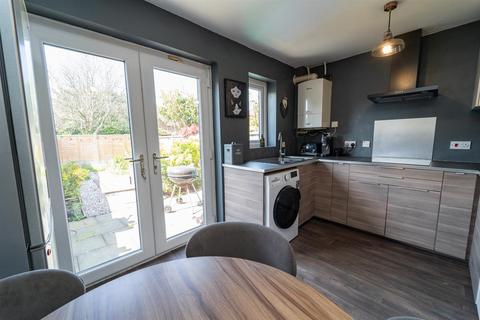 8 Shuttleworth Close, Manchester, M16 8NN