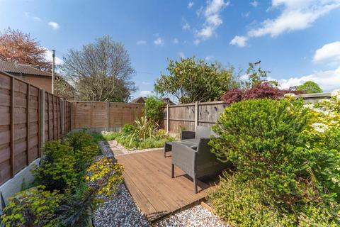8 Shuttleworth Close, Manchester, M16 8NN
