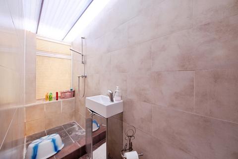 8 Chiltern Dene, Enfield, EN2 7HH