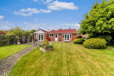 3 bedroom bungalow for sale, Codmore Crescent, Chesham, Buckinghamshire, HP5