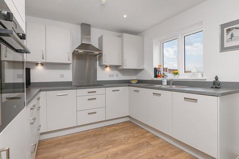 3 bedroom semi-detached house to rent, South Hill Lane, Wellingborough NN8