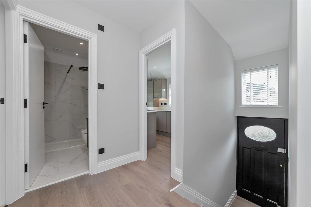 12 Kenton Gardens-17.jpg