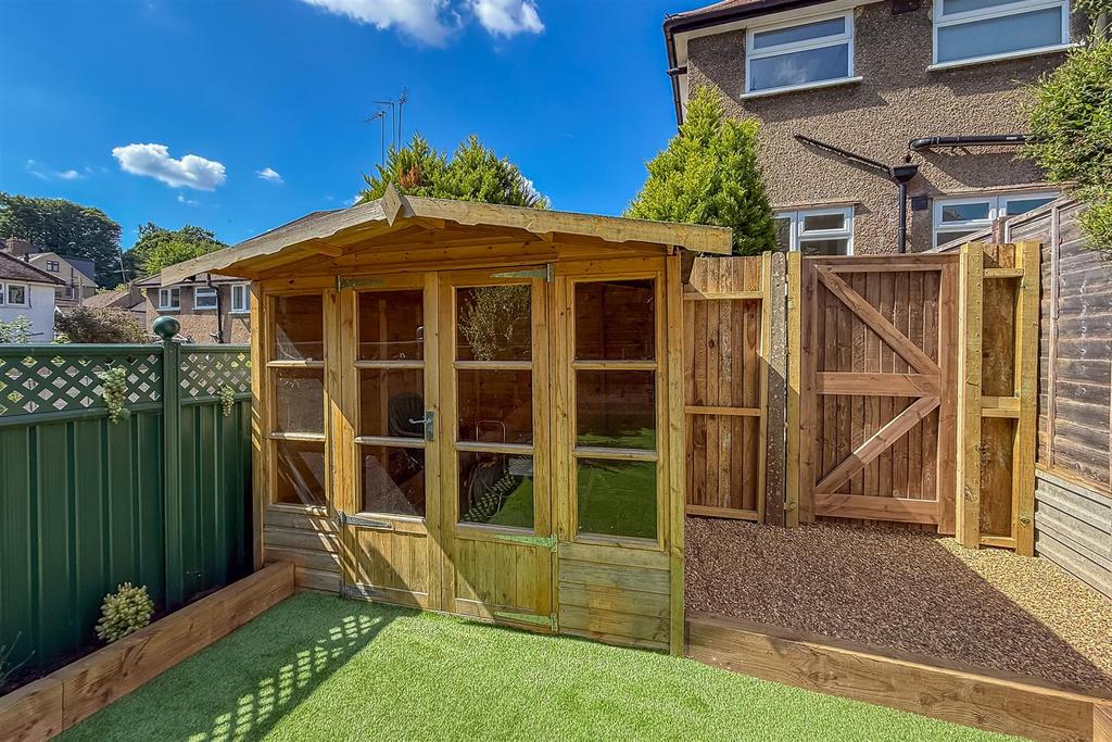 12 Kenton Gardens-53.jpg