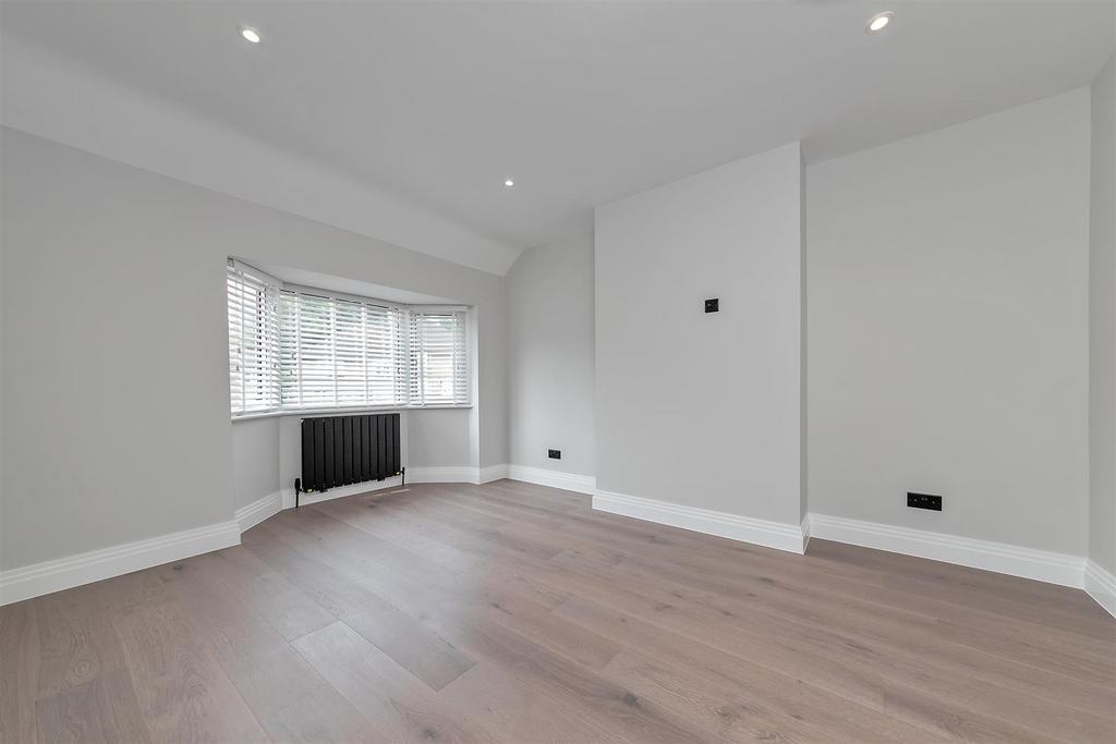 12 Kenton Gardens-20.jpg