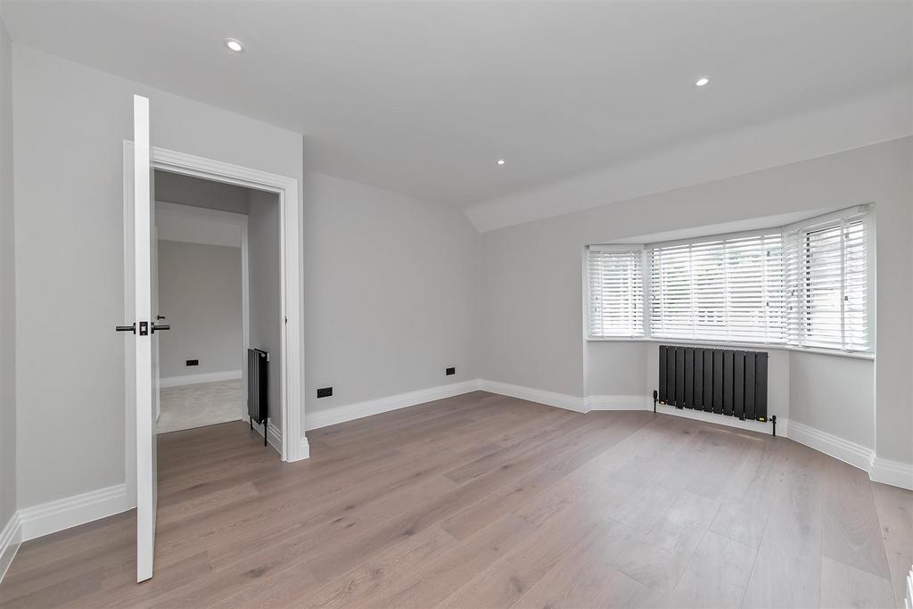 12 Kenton Gardens-21.jpg