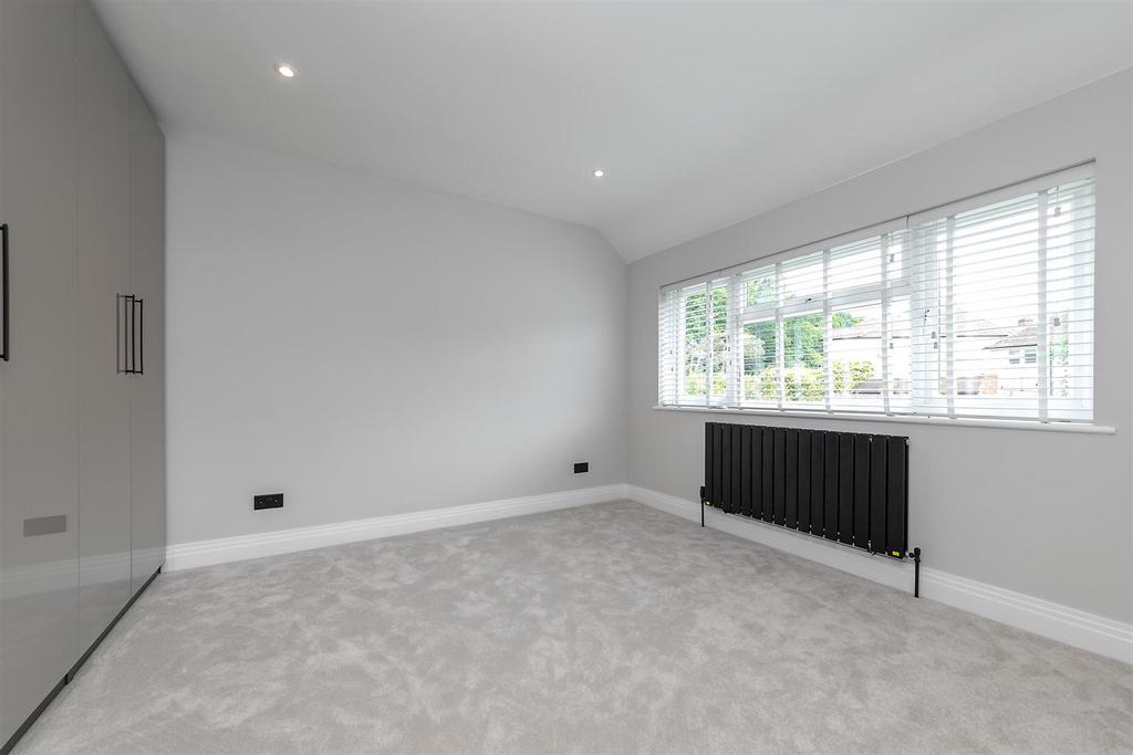 12 Kenton Gardens-18.jpg