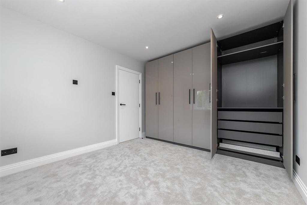 12 Kenton Gardens-19.jpg