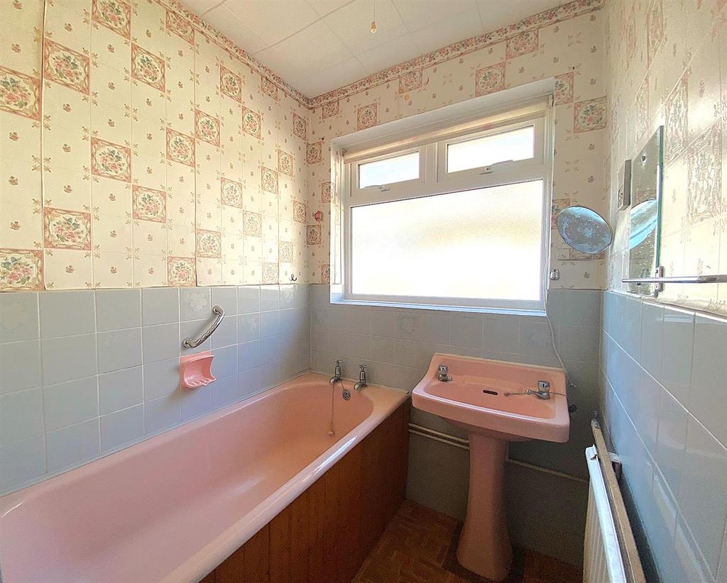 3 Hawkhurst Way - Bathroom.jpg