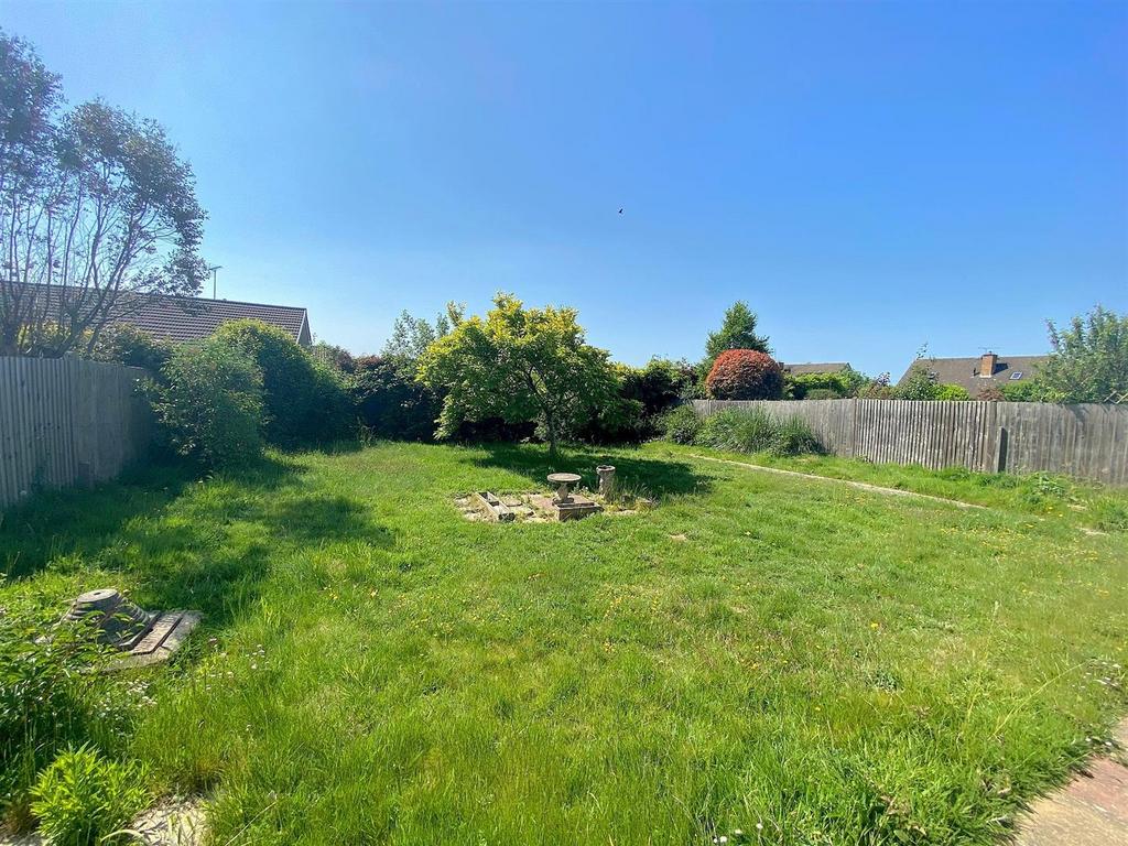 3 Hawkhurst Way - Garden1.jpg