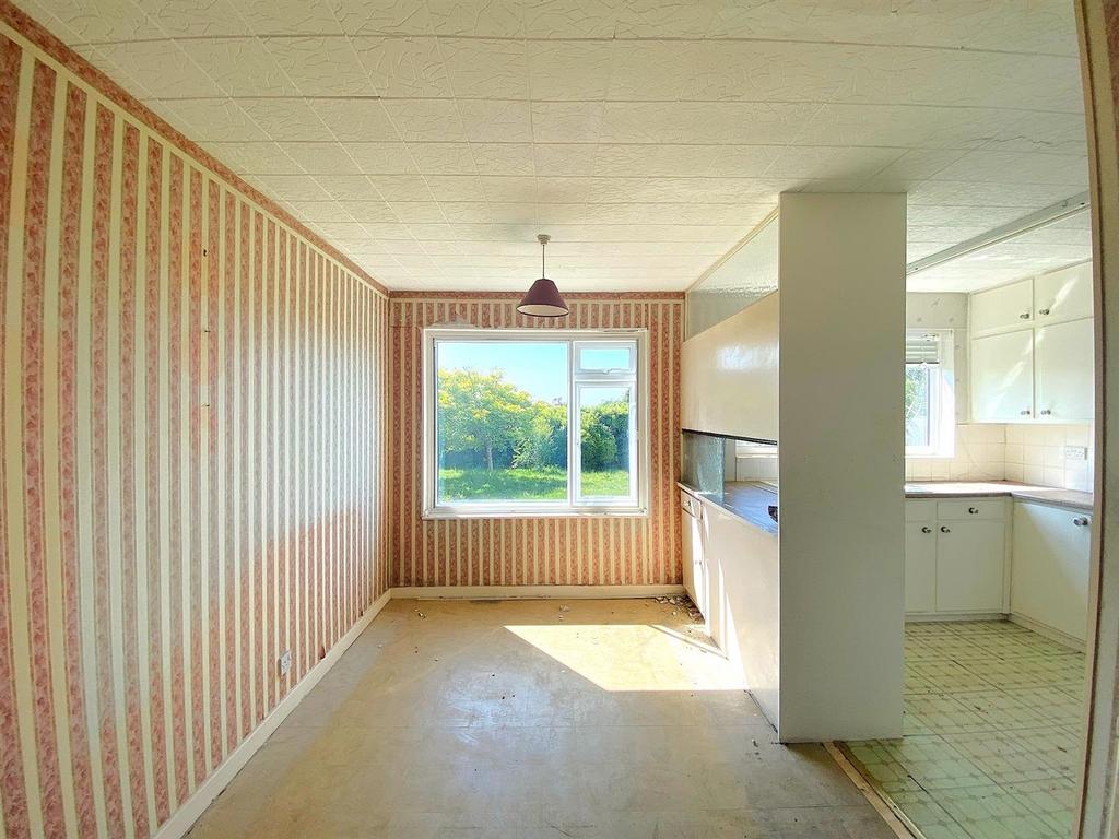 3 Hawkhurst Way - Kitchen1.jpg