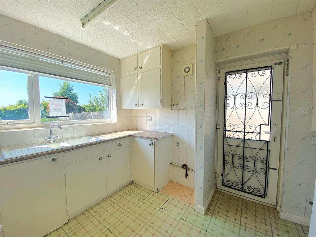 3 Hawkhurst Way - Kitchen2.jpg