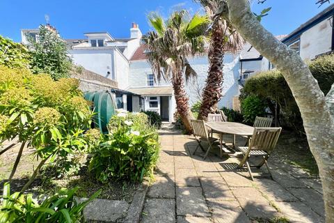 4 bedroom townhouse for sale, Le Huret, Alderney