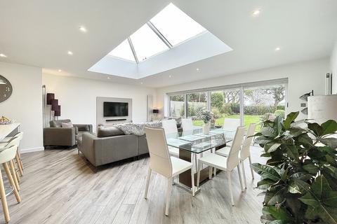 74 Dulsie Road, Talbot Woods, Bournemouth, BH3 7EB