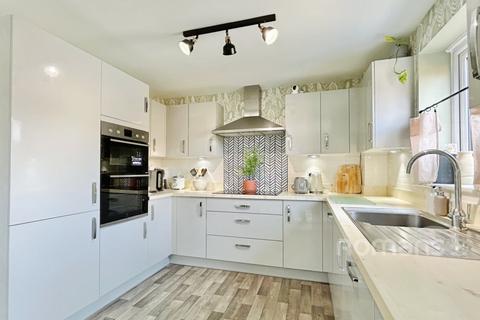 8 Dormie Close, Basingstoke, RG24 9YJ
