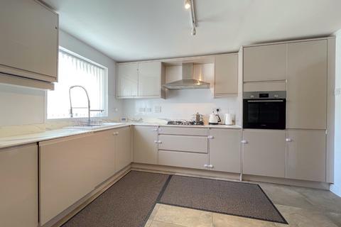32 Fleet Road, Northfleet, Gravesend, DA11 8EE
