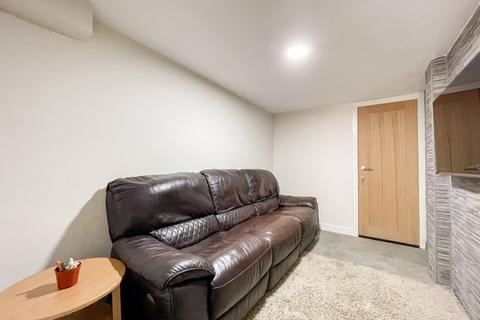 32 Fleet Road, Northfleet, Gravesend, DA11 8EE