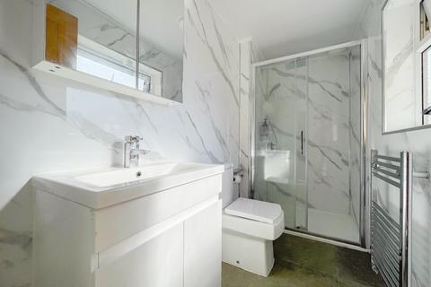 32 Fleet Road, Northfleet, Gravesend, DA11 8EE