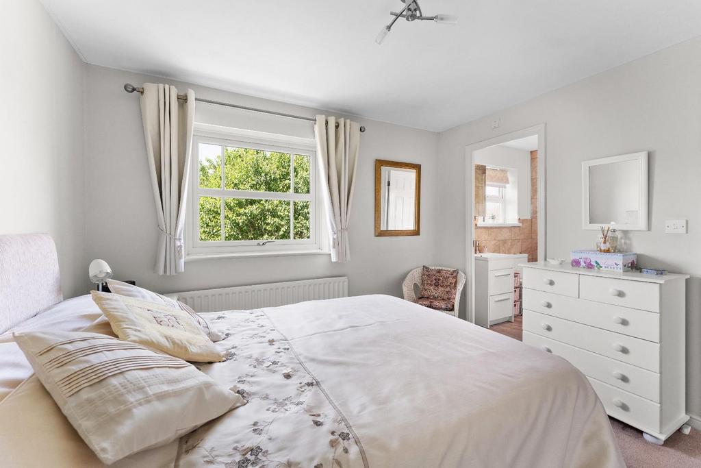 31 Grange Farm Rd  BS49 4 RB 30.jpg