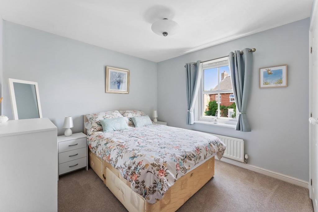 31 Grange Farm Rd  BS49 4 RB 22.jpg