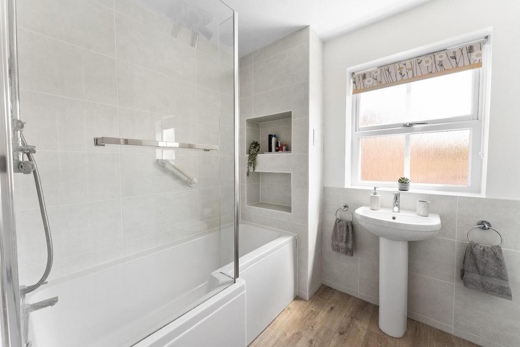 31 Grange Farm Rd  BS49 4 RB 36.jpg