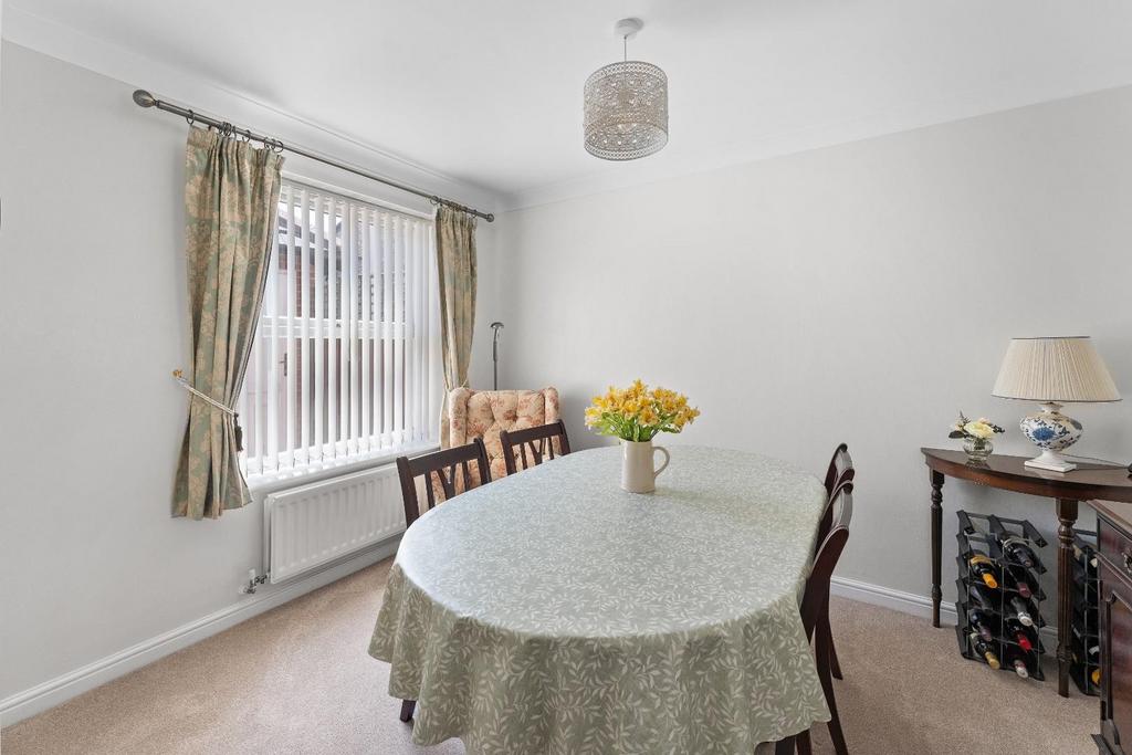 31 Grange Farm Rd  BS49 4 RB 11.jpg
